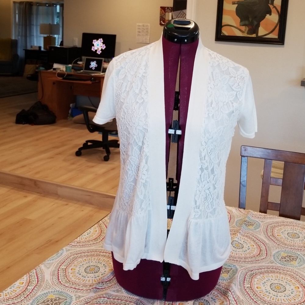 Short sleeve sweater